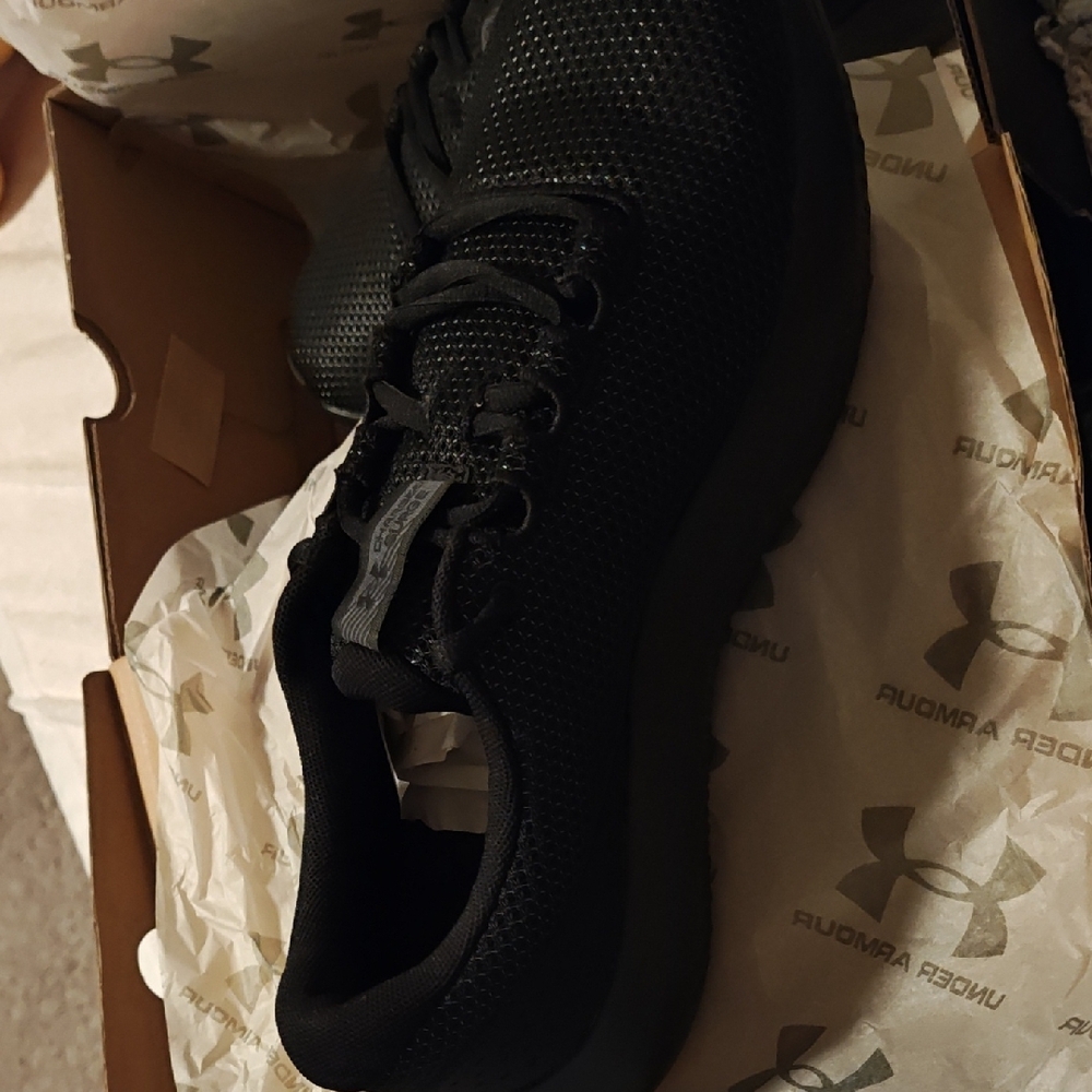 New Women's Surge 4 Black Athletic Shoes In Box - Picture 2 of 3